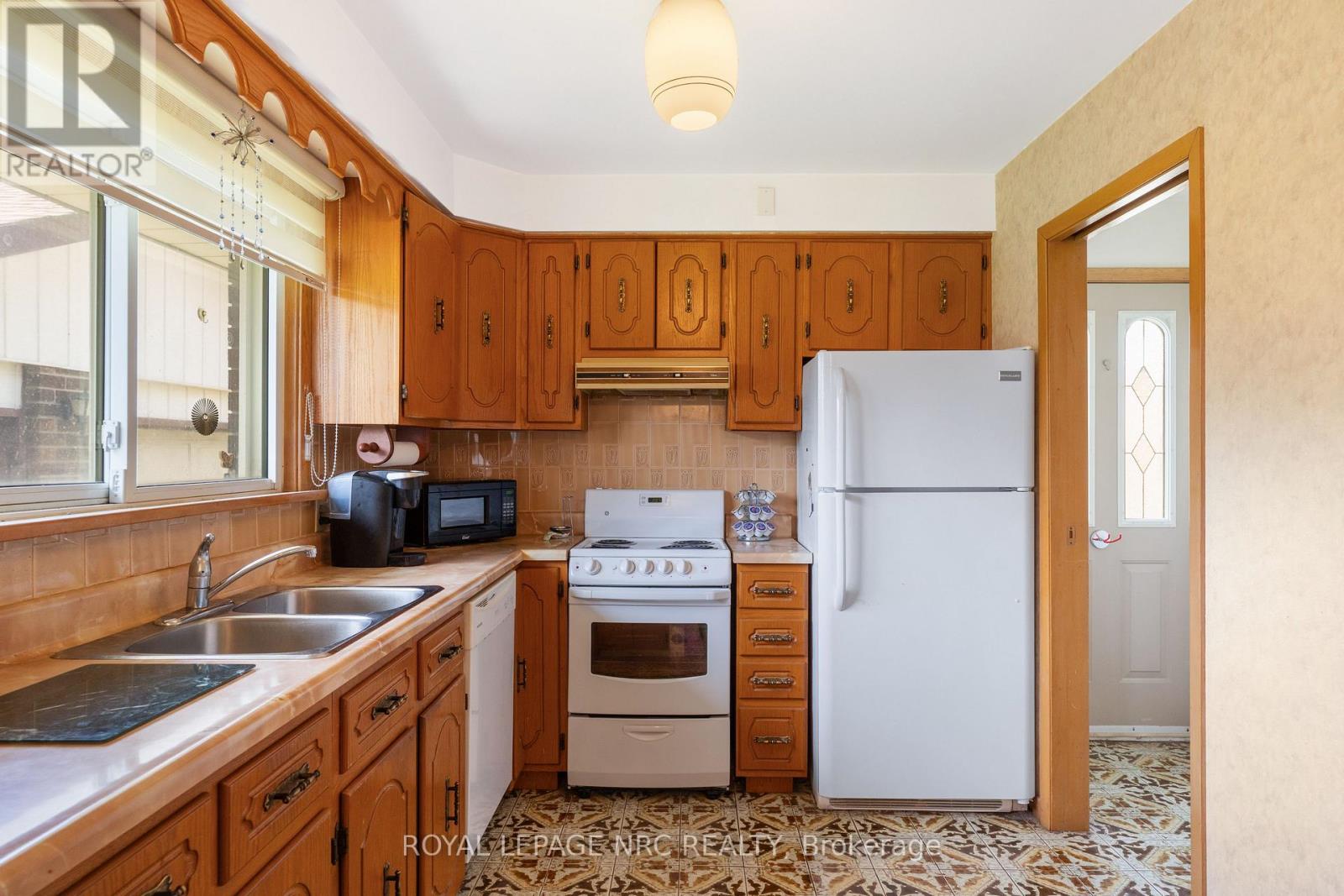 7427 Merritt Avenue, Niagara Falls, Ontario  L2G 5C3 - Photo 9 - X13705468