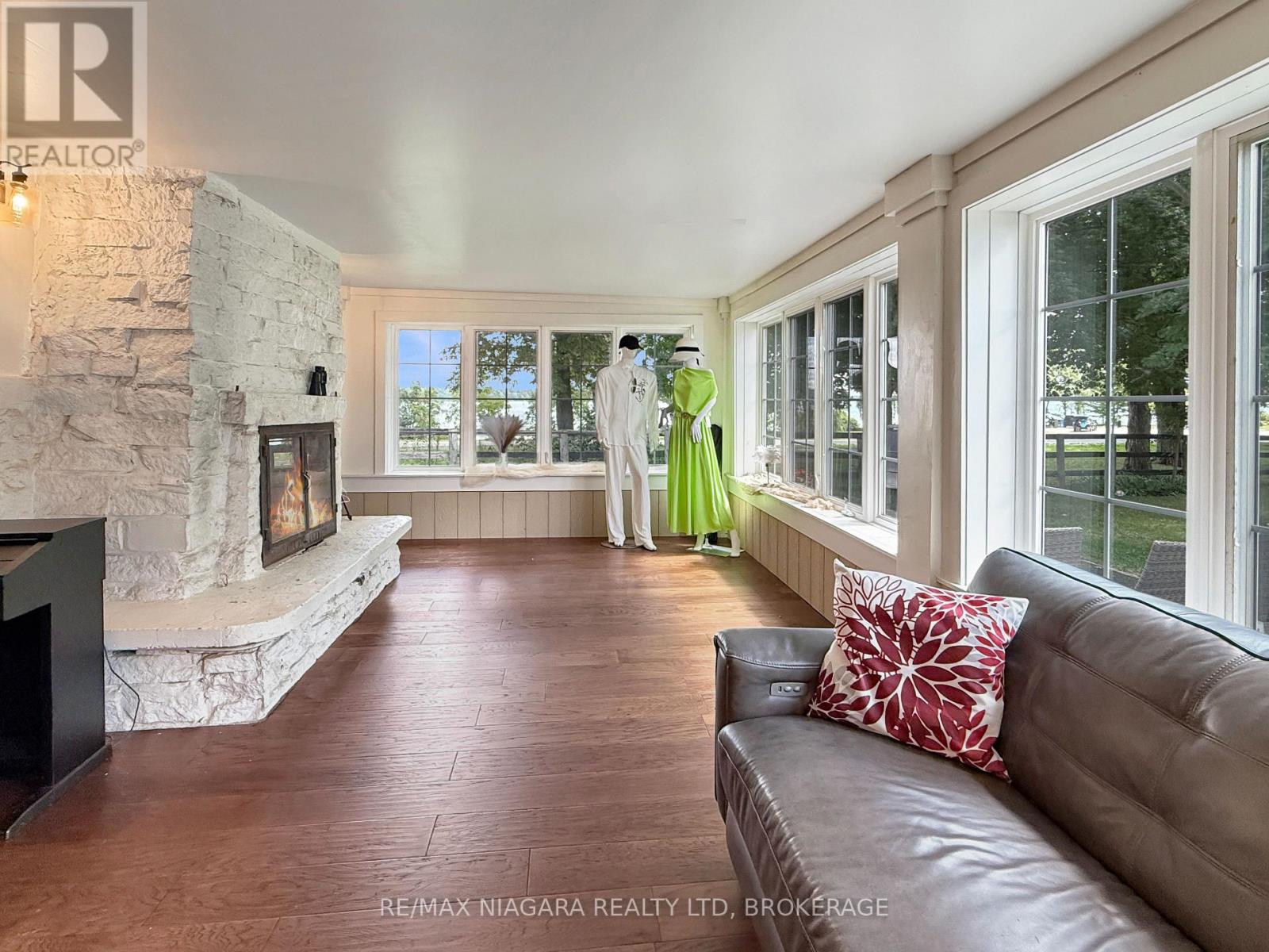 13693 Niagara River Parkway, Niagara Falls, Ontario  L2E 6S6 - Photo 9 - X13706082