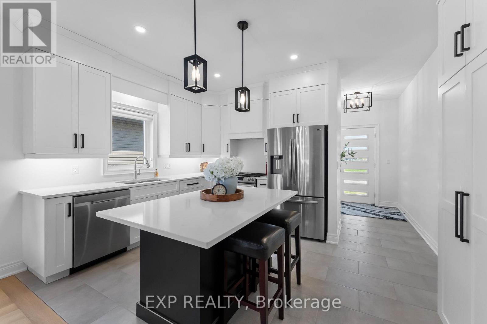 747 Gaiser Road, Welland, Ontario  L3C 0E4 - Photo 3 - X13706302