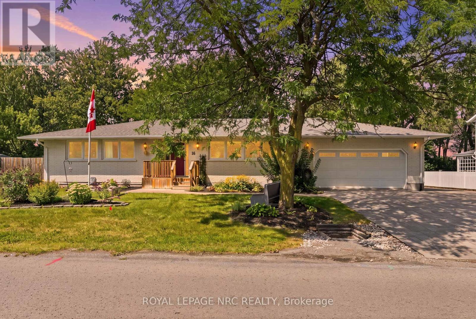 16 Dumfries Street, Niagara-On-The-Lake, Ontario  L0S 1L0 - Photo 2 - X13706304