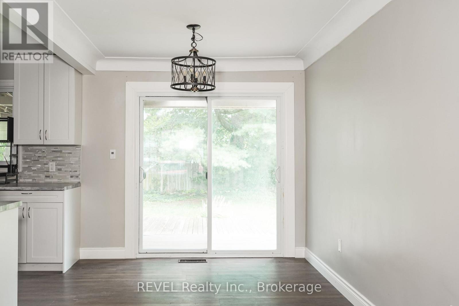 Main Floor - 3204 Saint Paul Avenue, Niagara Falls, Ontario  L2J 2M1 - Photo 8 - X13707162