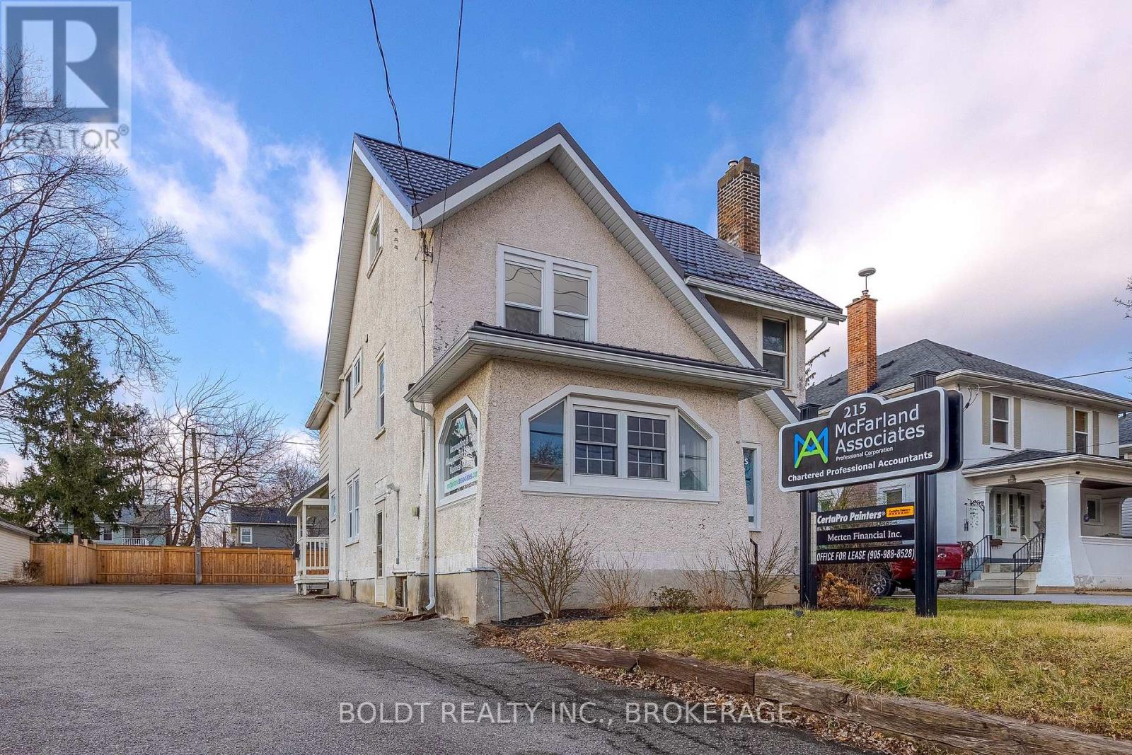 2D - 215 ONTARIO STREET, St. Catharines, Ontario