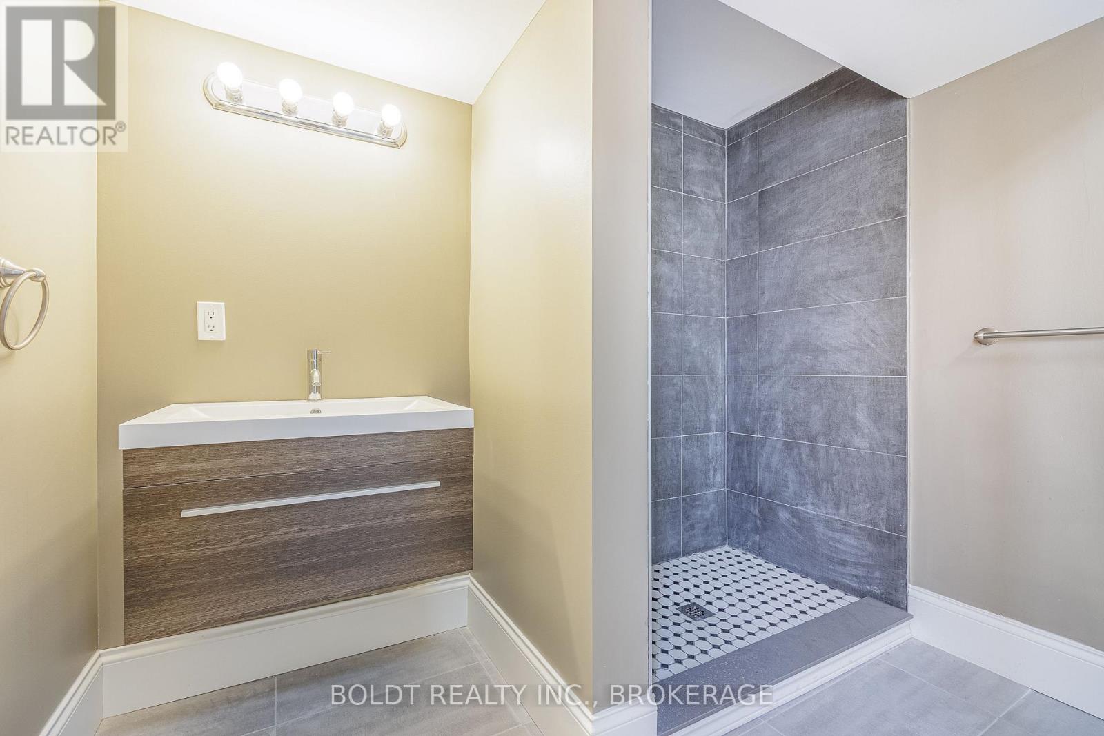 2d - 215 Ontario Street, St. Catharines, Ontario  L2R 5L2 - Photo 10 - X13708120