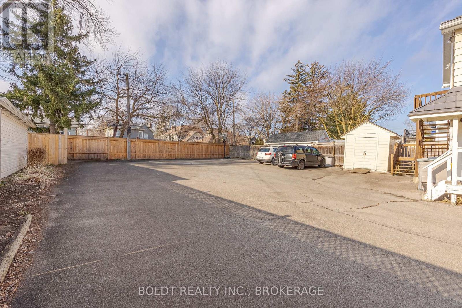 2d - 215 Ontario Street, St. Catharines, Ontario  L2R 5L2 - Photo 3 - X13708120