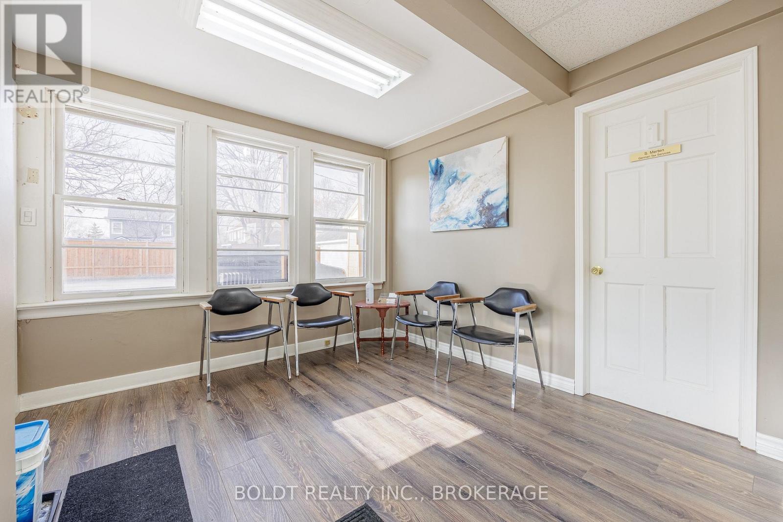 2d - 215 Ontario Street, St. Catharines, Ontario  L2R 5L2 - Photo 4 - X13708120