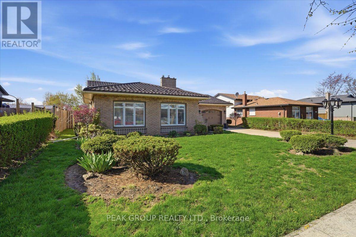 7402 Westfield Drive, Niagara Falls, Ontario  L2J 3V8 - Photo 2 - X13708156