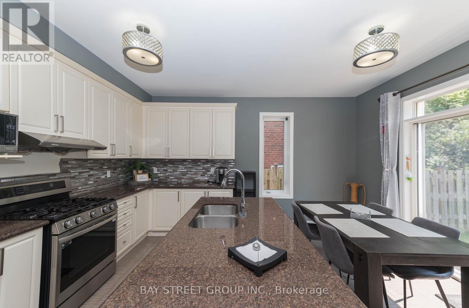 116 Winterberry Boulevard, Thorold, Ontario  L2V 0B5 - Photo 3 - X13708924