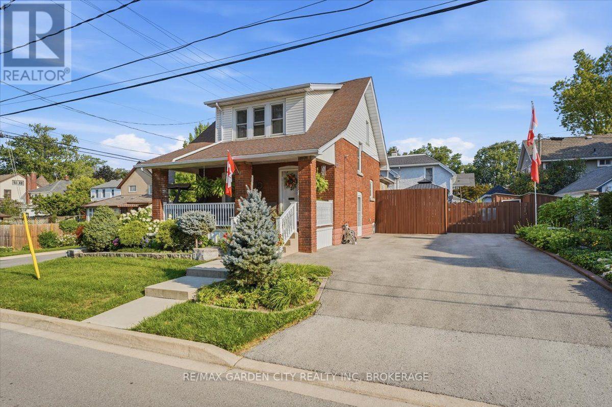 38 Fitch Street, Welland, Ontario  L3C 4V2 - Photo 2 - X13709126