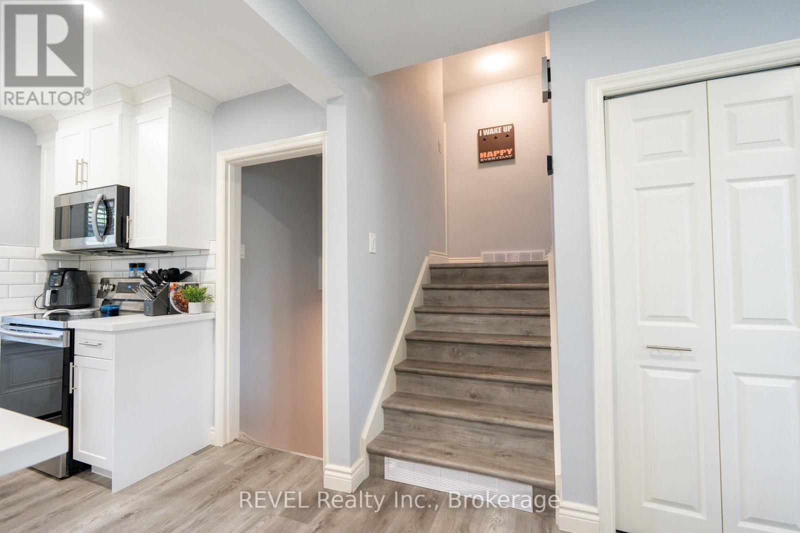 4480 Queensway Gardens, Niagara Falls, Ontario  L2E 6P7 - Photo 10 - X13709710