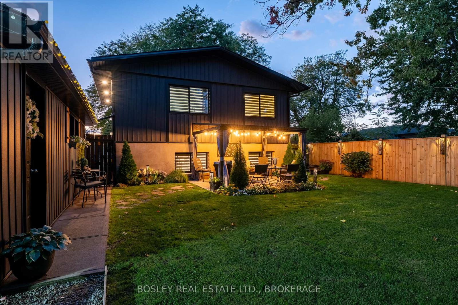 4148 Dorchester Road, Niagara Falls, Ontario  L2E 6N2 - Photo 42 - X13709888