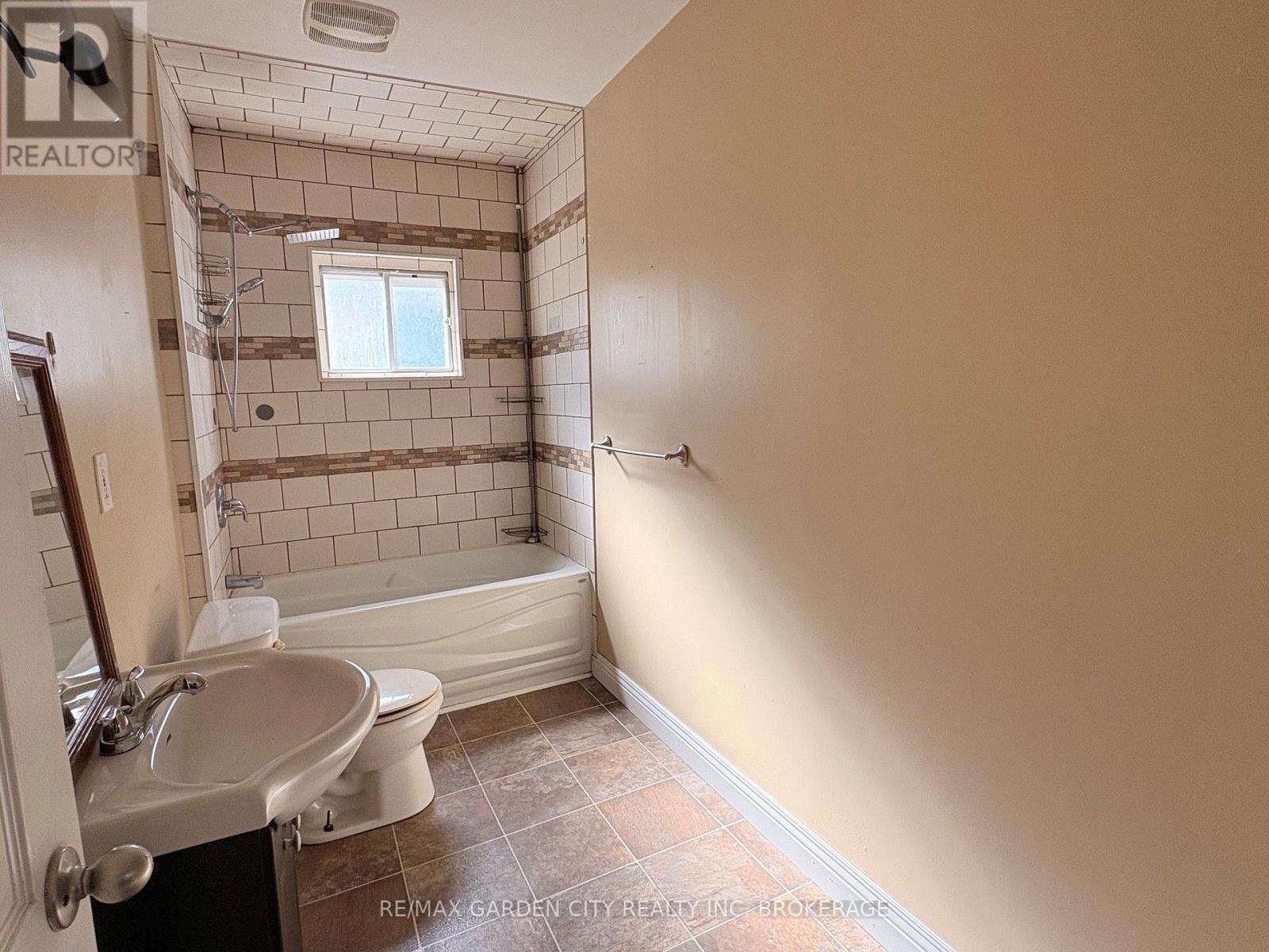 50 Cozy Street, Welland, Ontario  L3B 4H1 - Photo 11 - X13710440