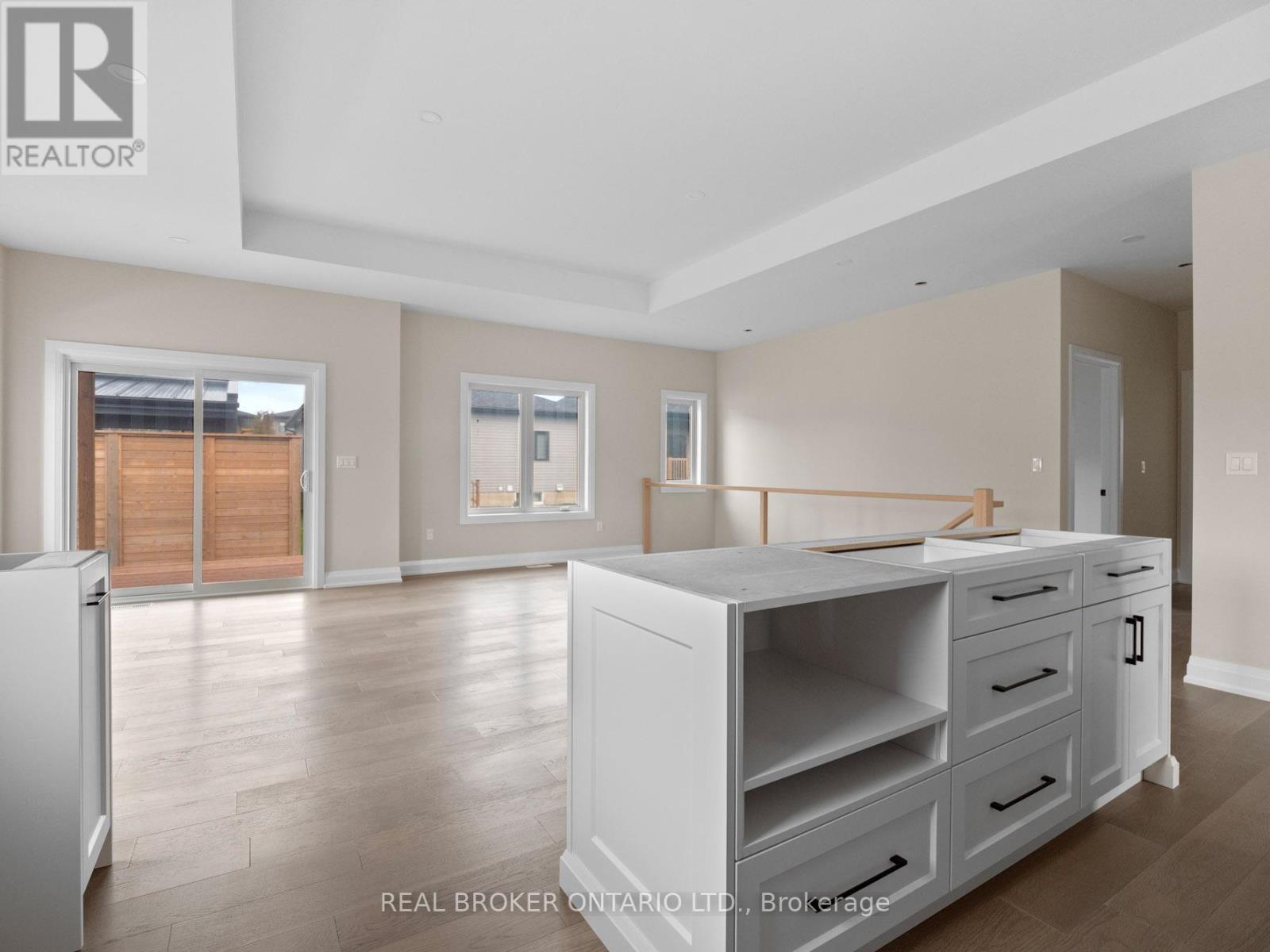 118 Willowbrook Drive, Welland, Ontario  L3C 0G2 - Photo 12 - X13710480