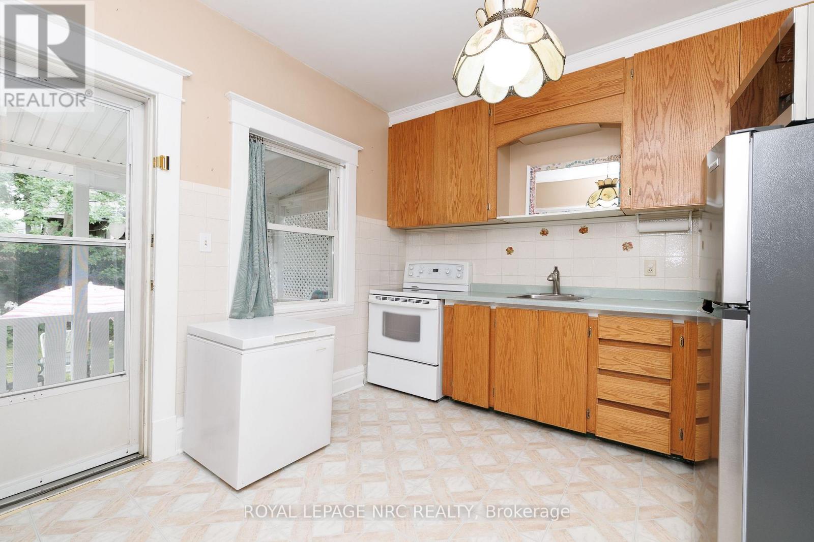 40 St. Patrick Street, St. Catharines, Ontario  L2R 1K1 - Photo 11 - X13710764