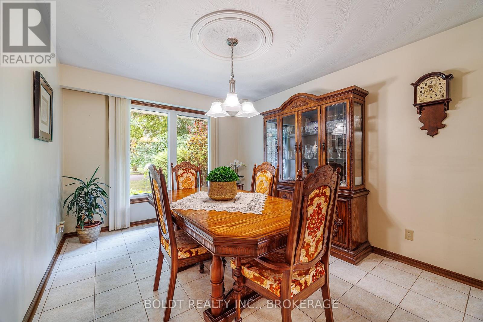 17 Chatham Road, St. Catharines, Ontario  L2M 4N7 - Photo 11 - X13711478