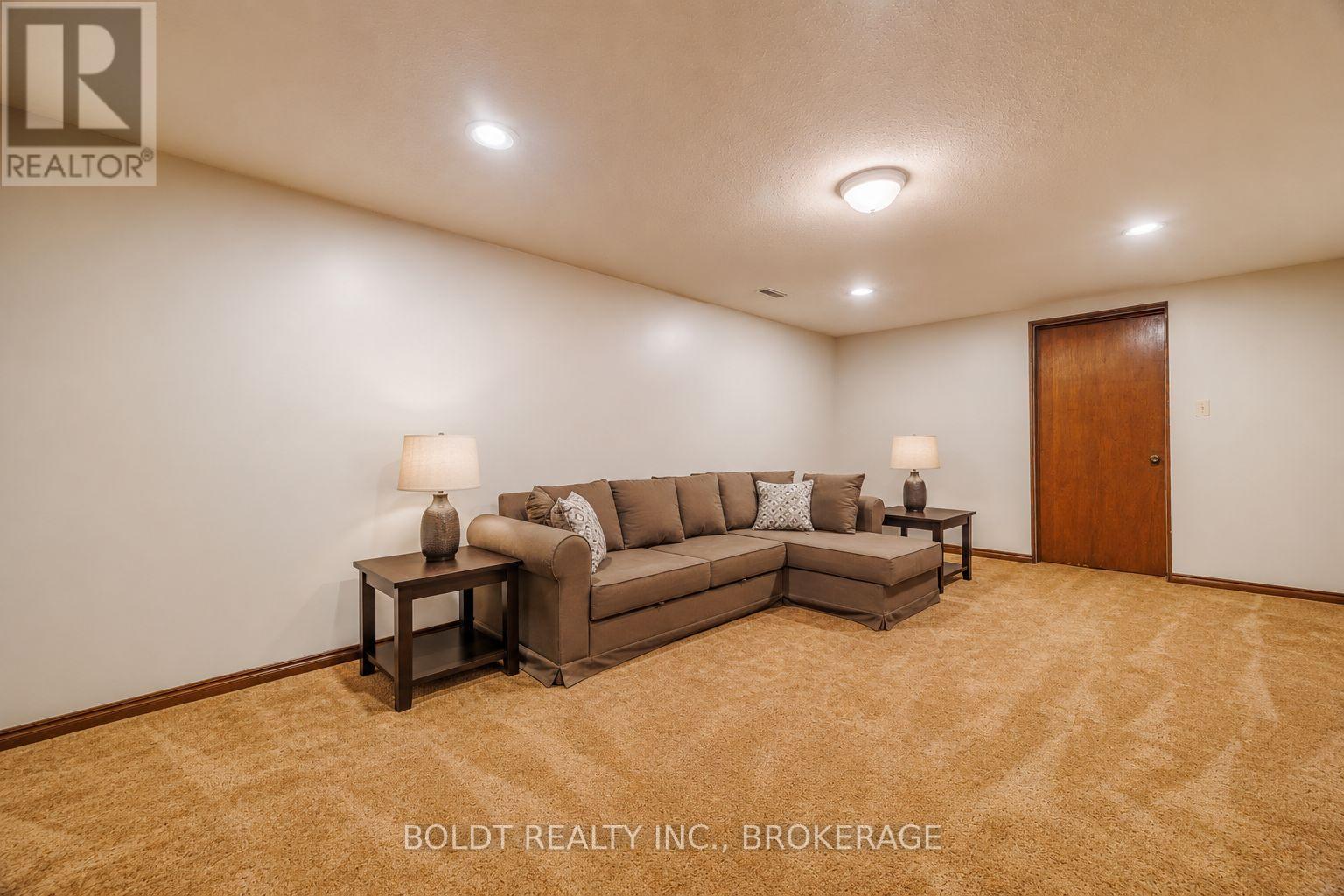 17 Chatham Road, St. Catharines, Ontario  L2M 4N7 - Photo 28 - X13711478
