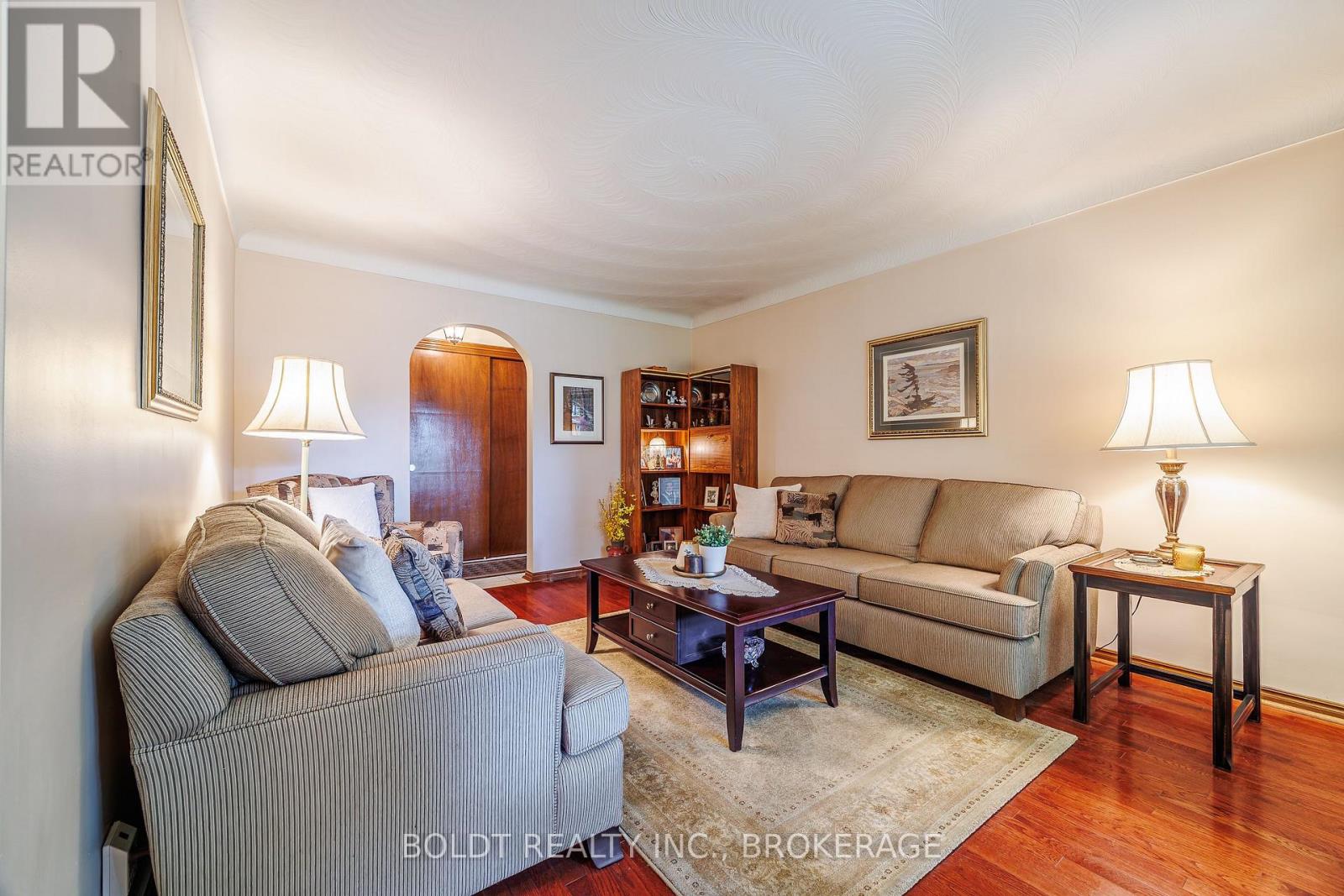 17 Chatham Road, St. Catharines, Ontario  L2M 4N7 - Photo 6 - X13711478