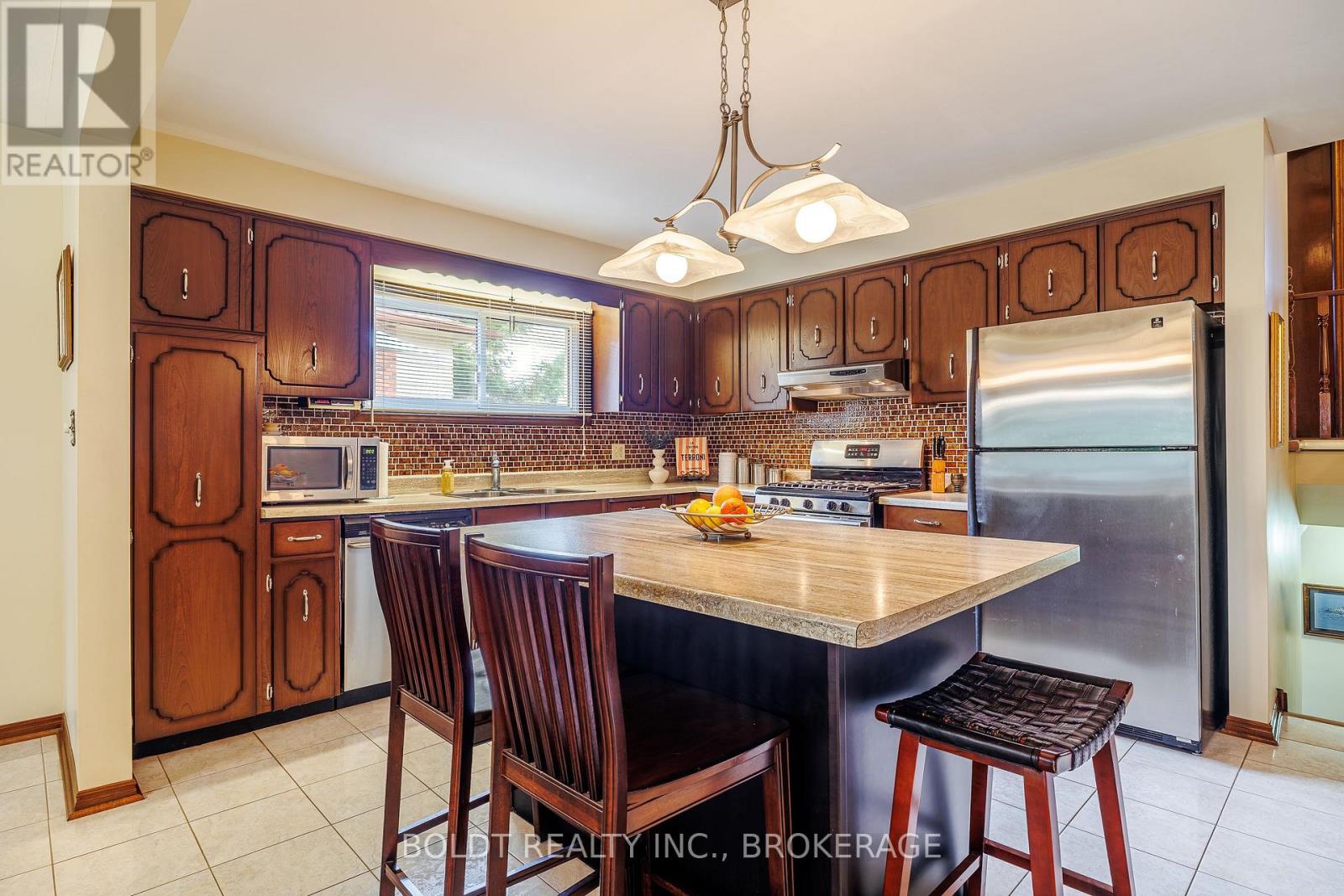 17 Chatham Road, St. Catharines, Ontario  L2M 4N7 - Photo 8 - X13711478