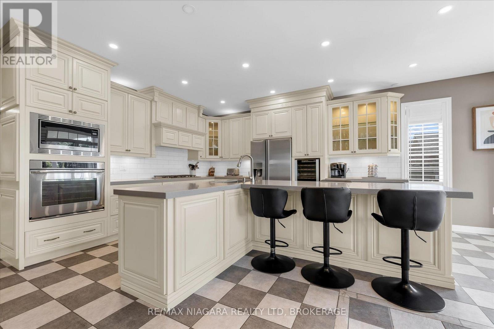 404 Wright Crescent, Niagara-On-The-Lake, Ontario  L0S 1J0 - Photo 13 - X13712270