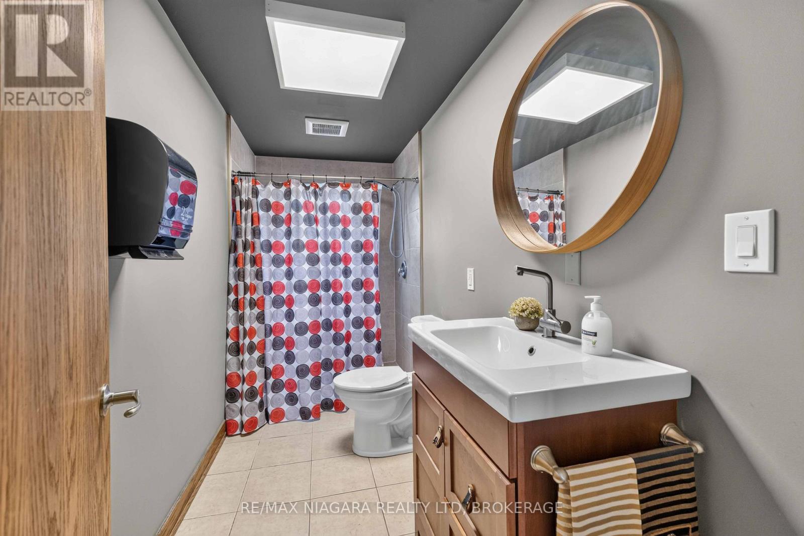 2517 First St Louth Street, St. Catharines, Ontario  L2R 6P7 - Photo 17 - X13713136