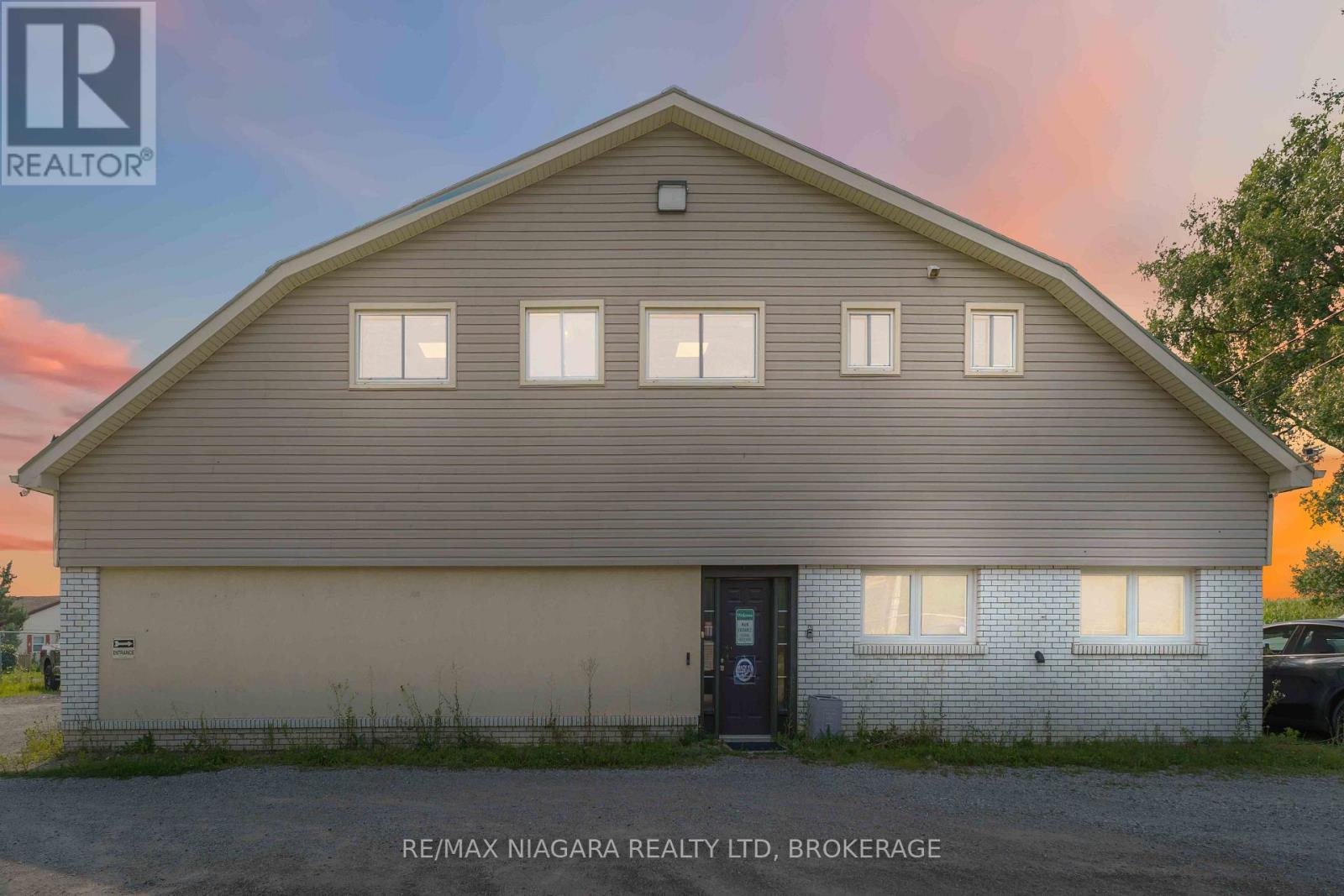2517 First St Louth Street, St. Catharines, Ontario  L2R 6P7 - Photo 2 - X13713136