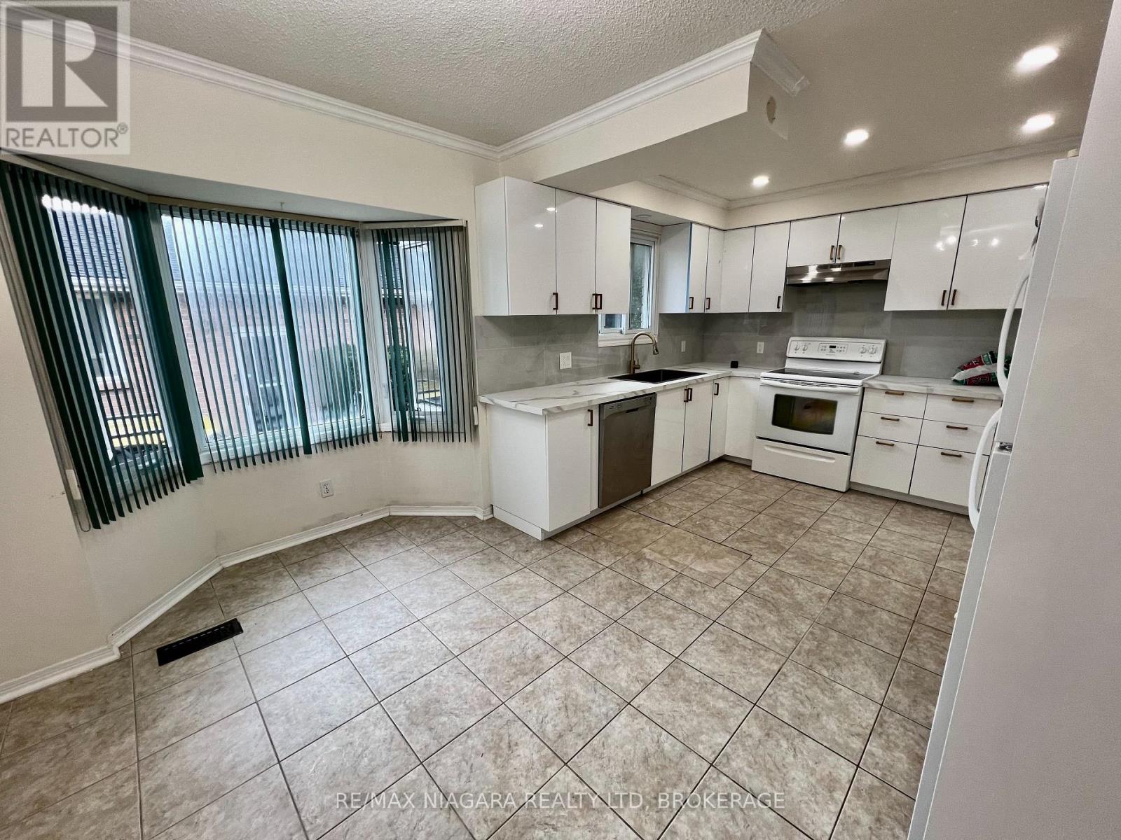 6171 Charnwood Avenue, Niagara Falls, Ontario  L2H 2L5 - Photo 12 - X13713162