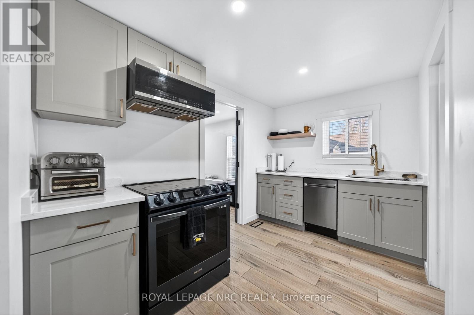 56 Decew Street, Port Colborne, Ontario  L3K 1C1 - Photo 13 - X13713270