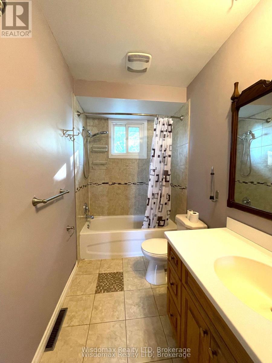 7 Greenmeadow Court, St. Catharines, Ontario  L2P 1X7 - Photo 9 - X13713740