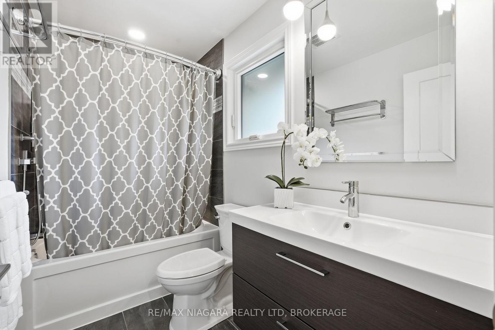 38 Royal Henley Boulevard, St. Catharines, Ontario  L2N 4S1 - Photo 17 - X13713762