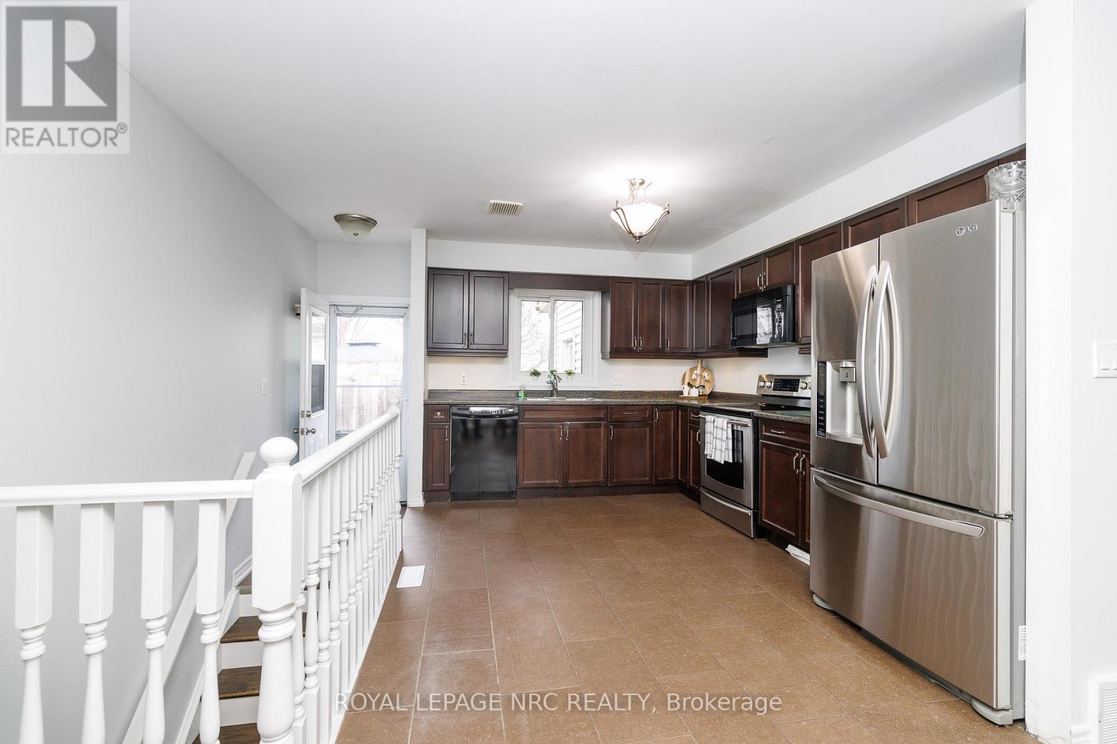 16 Leonard Drive, St. Catharines, Ontario  L2S 3V2 - Photo 10 - X13714040