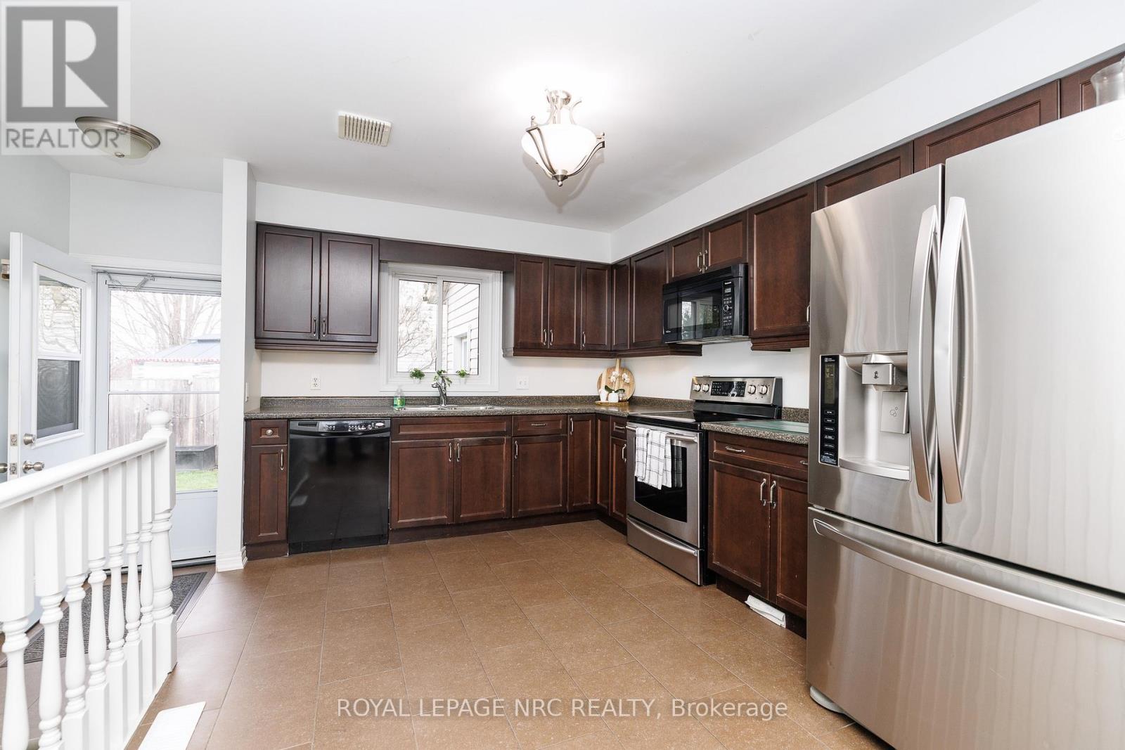 16 Leonard Drive, St. Catharines, Ontario  L2S 3V2 - Photo 7 - X13714040