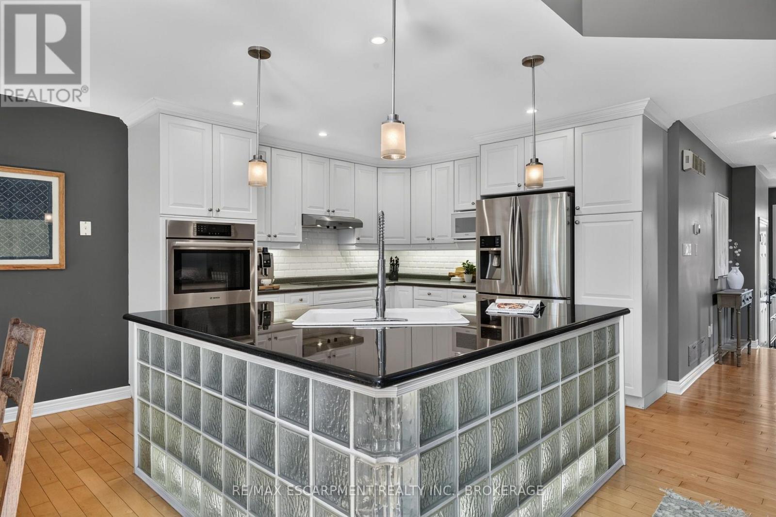 3 Black Walnut Common, St. Catharines, Ontario  L2S 4C8 - Photo 12 - X13714374