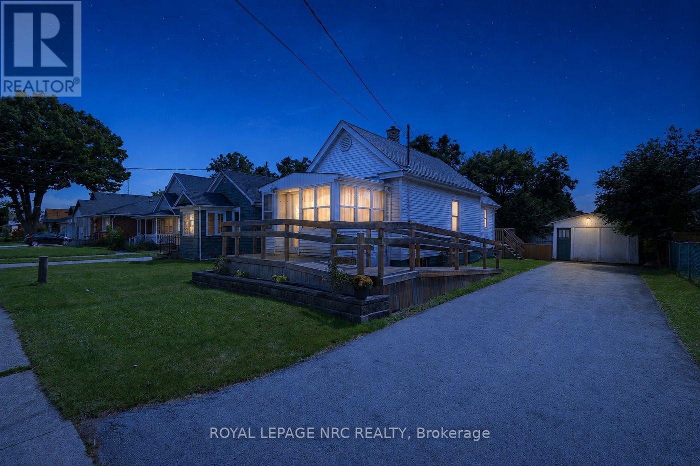 6422 Ash Street, Niagara Falls, Ontario  L2G 2H5 - Photo 2 - X13714894