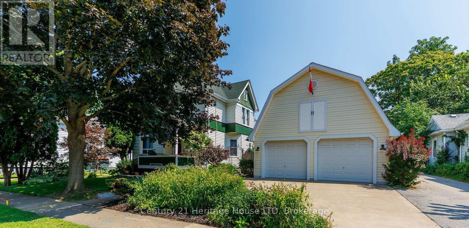 34 Henry Street, St. Catharines, Ontario  L2R 5T6 - Photo 2 - X13715344