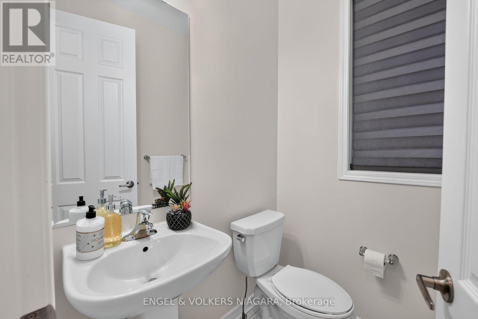 1221 Rose Way S, Milton, Ontario  L9E 1L9 - Photo 15 - W13715618