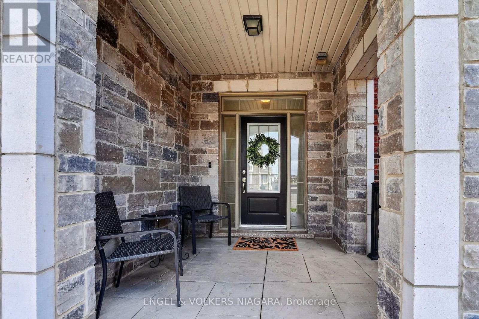 1221 Rose Way S, Milton, Ontario  L9E 1L9 - Photo 4 - W13715618