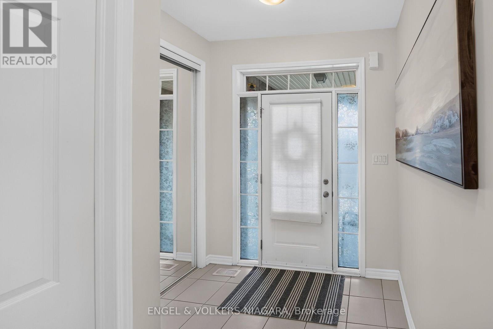 1221 Rose Way S, Milton, Ontario  L9E 1L9 - Photo 5 - W13715618