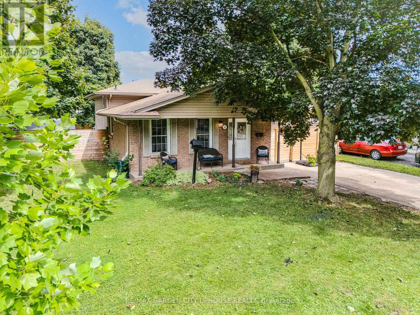 24 GREENMEADOW COURT, St. Catharines, Ontario