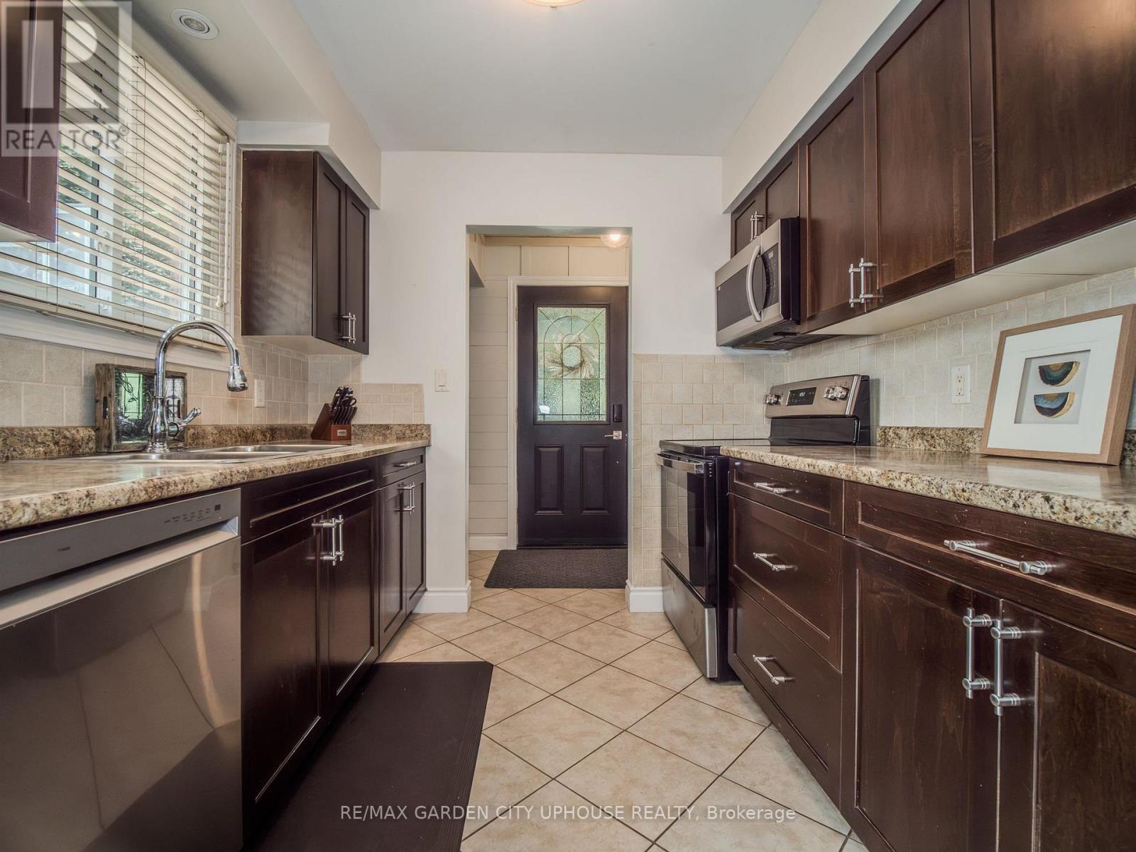 24 Greenmeadow Court, St. Catharines, Ontario  L2N 6Y8 - Photo 6 - X13715644