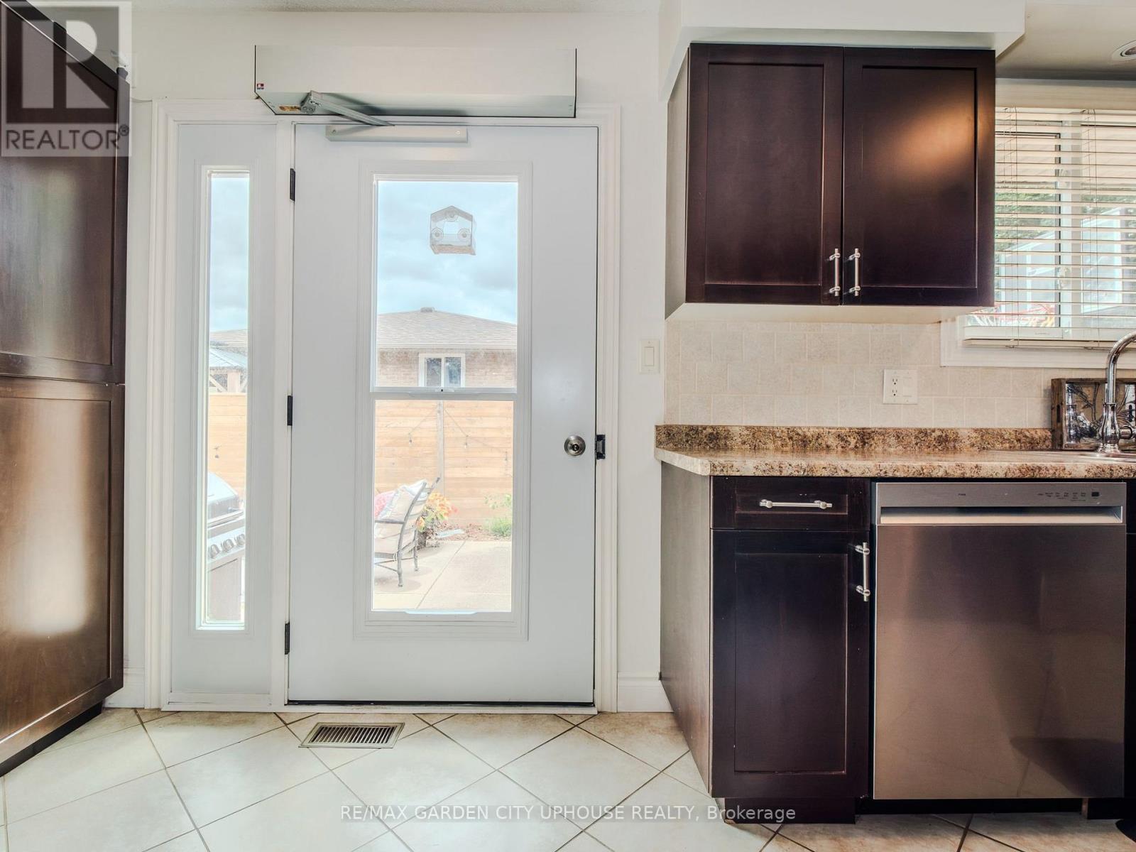 24 Greenmeadow Court, St. Catharines, Ontario  L2N 6Y8 - Photo 7 - X13715644