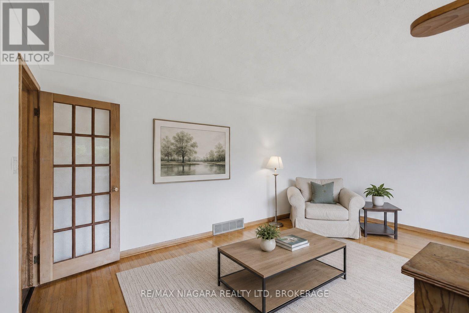 557 Mississagua Street, Niagara-On-The-Lake, Ontario  L0S 1J0 - Photo 12 - X13716104