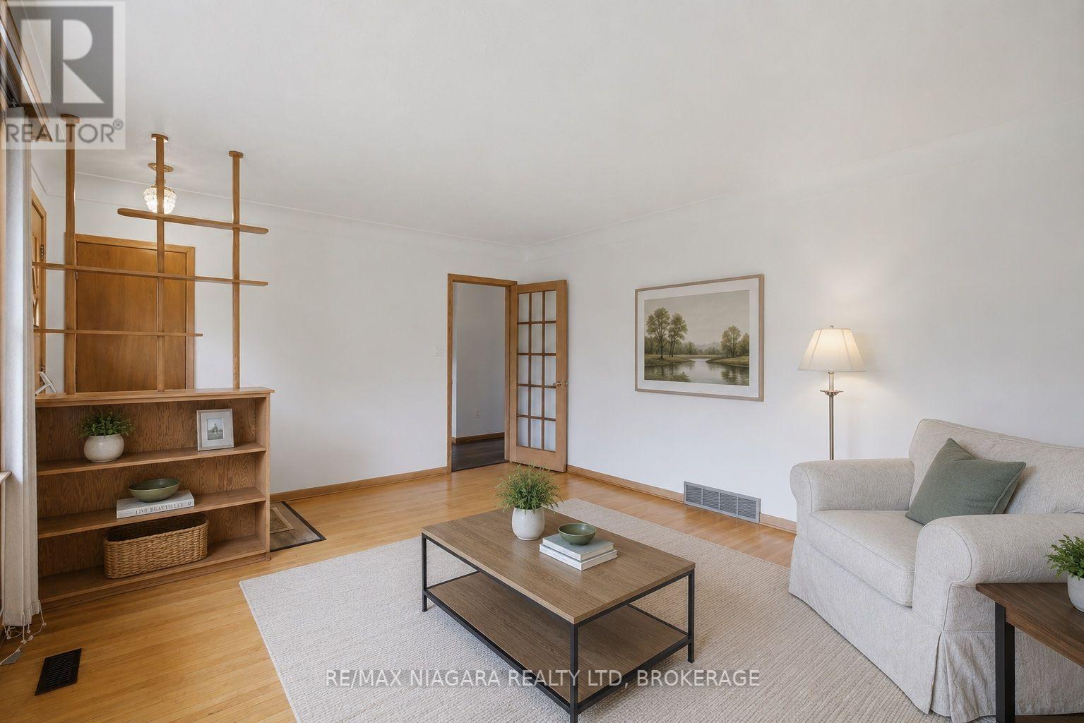 557 Mississagua Street, Niagara-On-The-Lake, Ontario  L0S 1J0 - Photo 14 - X13716104