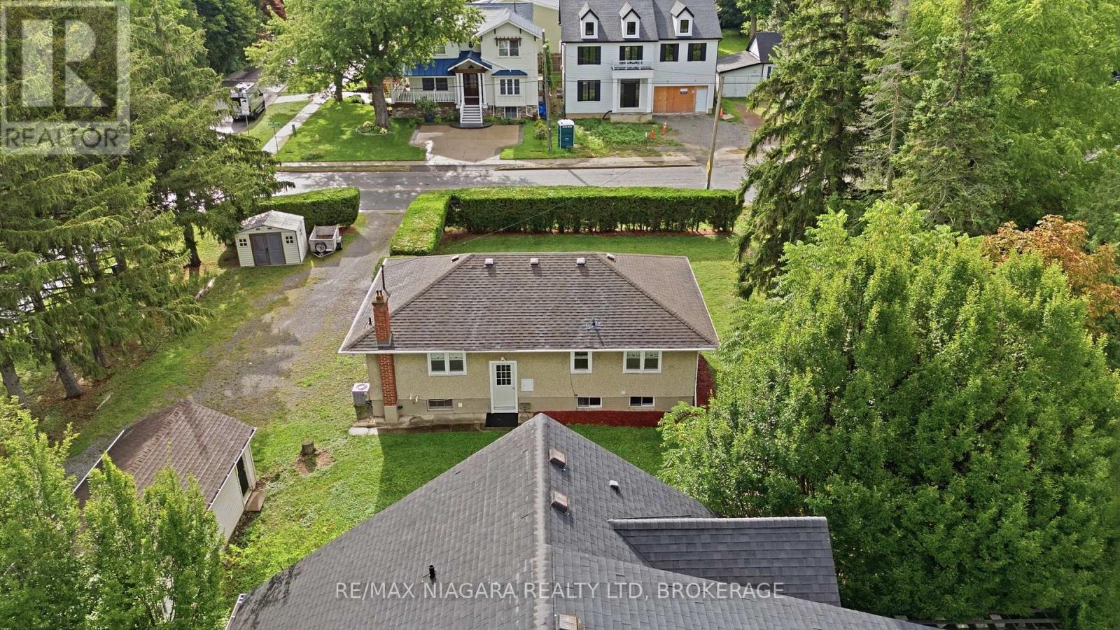 557 Mississagua Street, Niagara-On-The-Lake, Ontario  L0S 1J0 - Photo 2 - X13716104