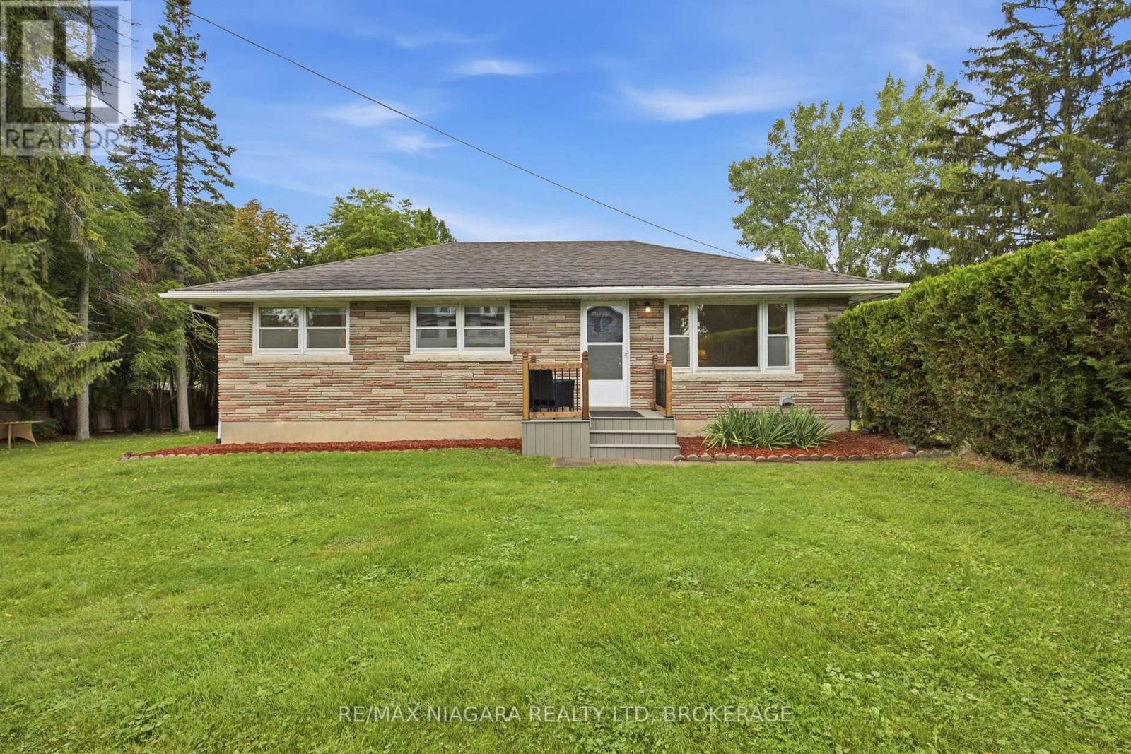 557 Mississagua Street, Niagara-On-The-Lake, Ontario  L0S 1J0 - Photo 3 - X13716104