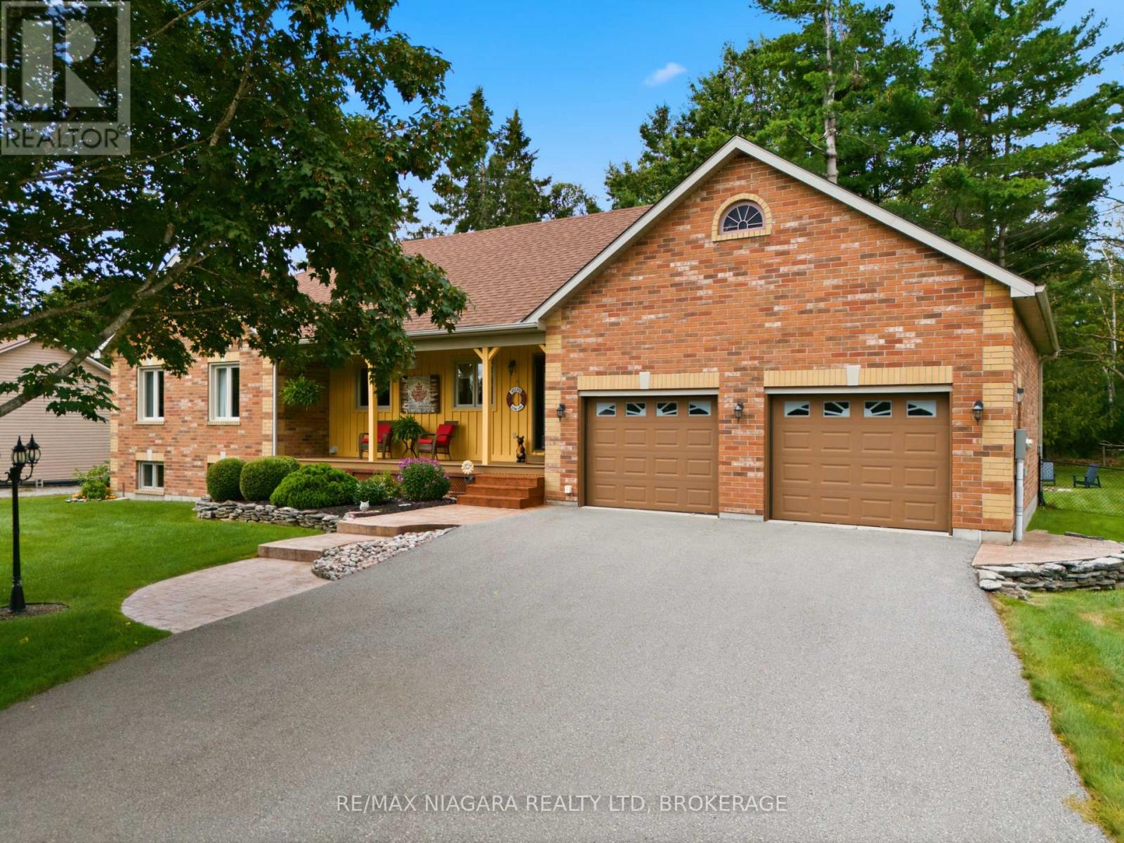 115 PINEWOOD BOULEVARD, Kawartha Lakes, Ontario