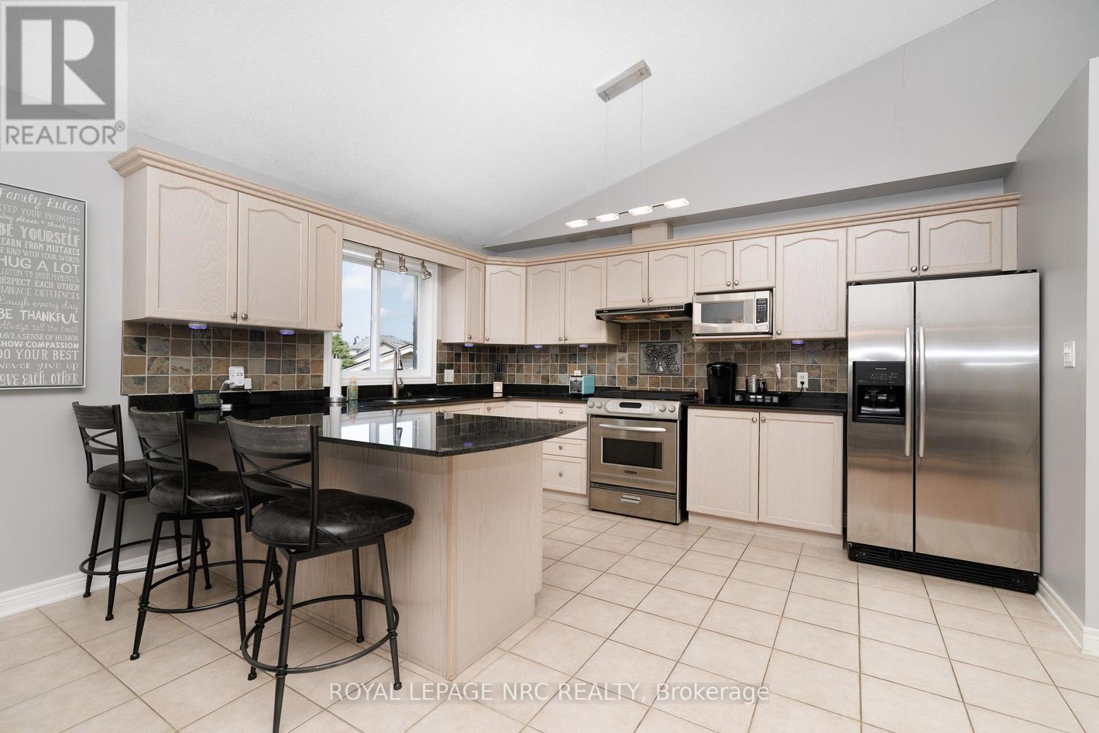 8093 Beaverton Boulevard, Niagara Falls, Ontario  L2H 3K5 - Photo 5 - X13716546