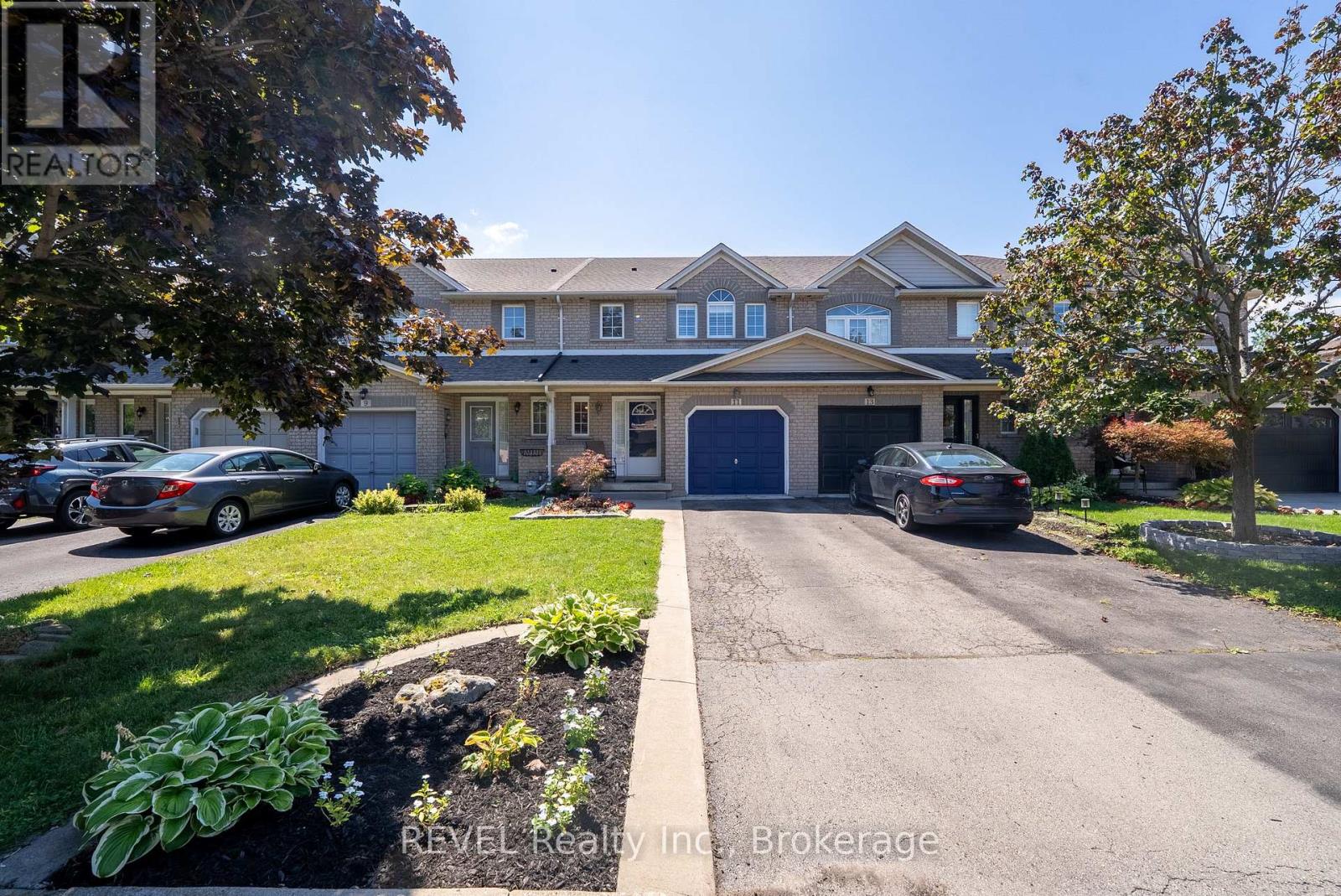 11 ELDERBERRY AVENUE, Grimsby, Ontario