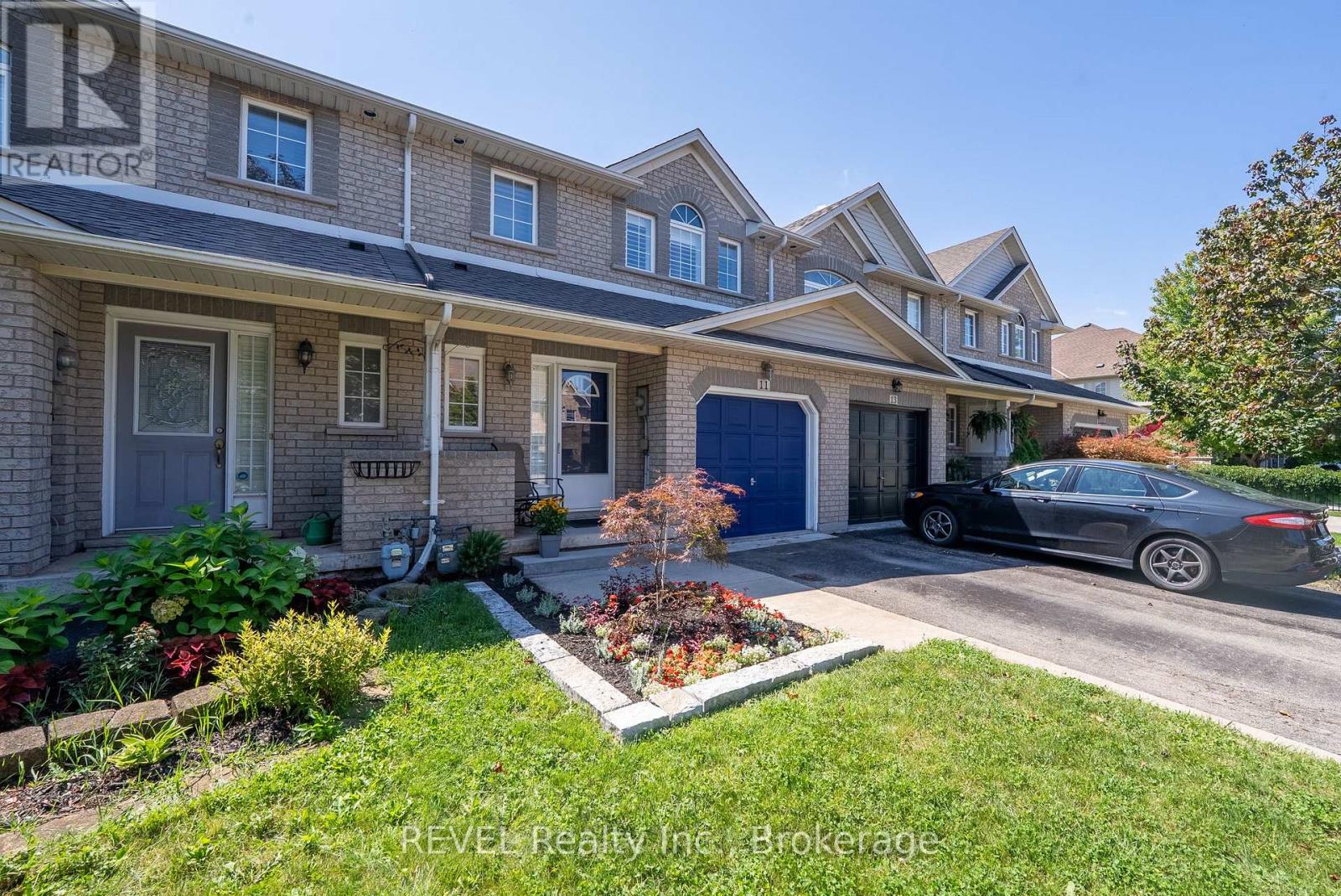 11 Elderberry Avenue, Grimsby, Ontario  L3M 5M9 - Photo 2 - X13716782