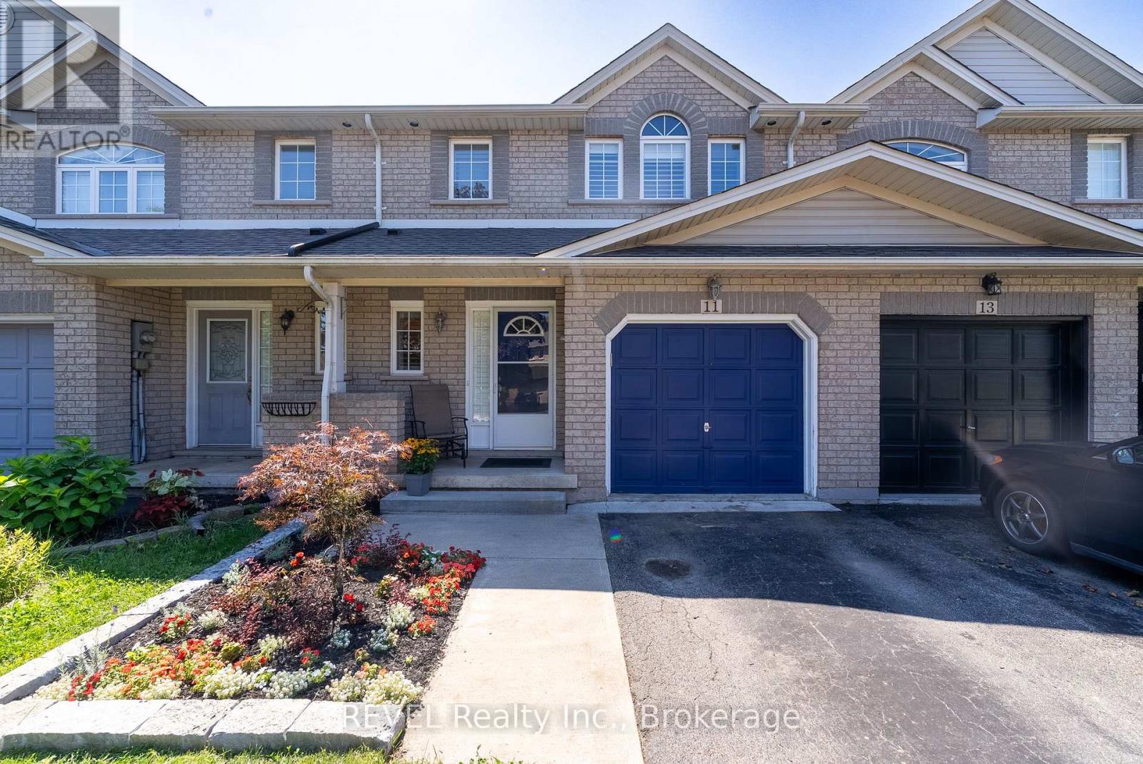 11 Elderberry Avenue, Grimsby, Ontario  L3M 5M9 - Photo 3 - X13716782