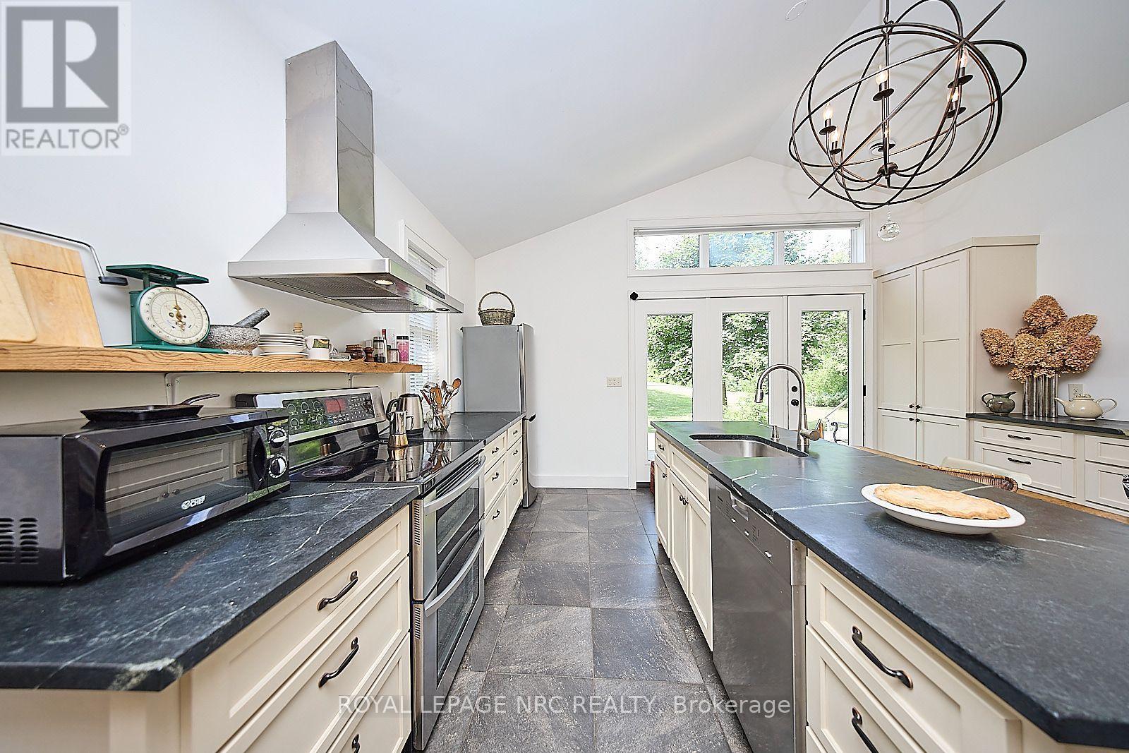 1540 Concession 6 Road, Niagara-On-The-Lake, Ontario  L0S 1T0 - Photo 11 - X13716804