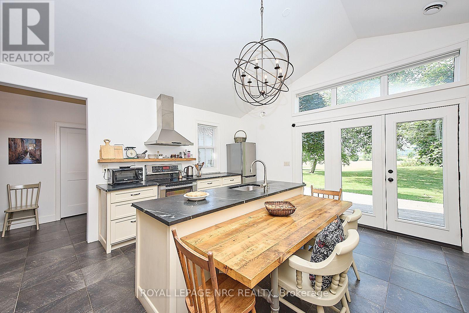 1540 Concession 6 Road, Niagara-On-The-Lake, Ontario  L0S 1T0 - Photo 16 - X13716804